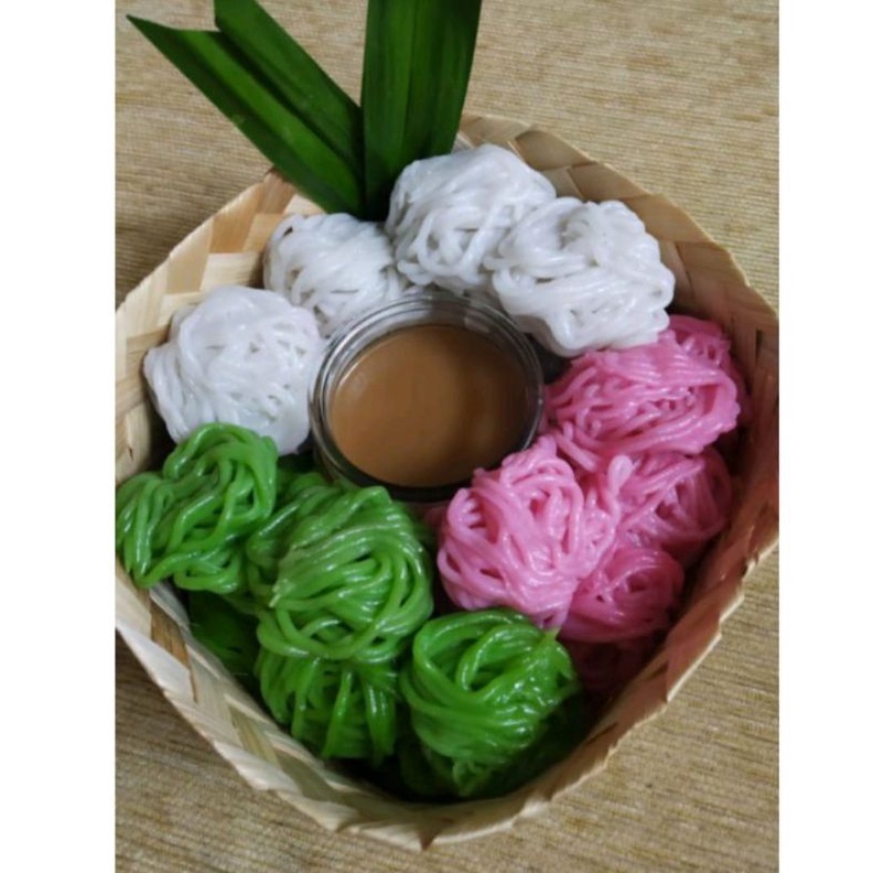 

kue putu Mayang