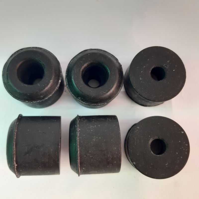 Karet Stopper Penahan Pintu Bak Belakang CARRY 1.0 1.3 1.5 ST100 FUTURA T120SS Karet Stopper Stoper Bak Belakang Carry St100 Extra 1.0 1.3 1.5 Futura T120ss CERY CERRY KERY CARY PUTURA