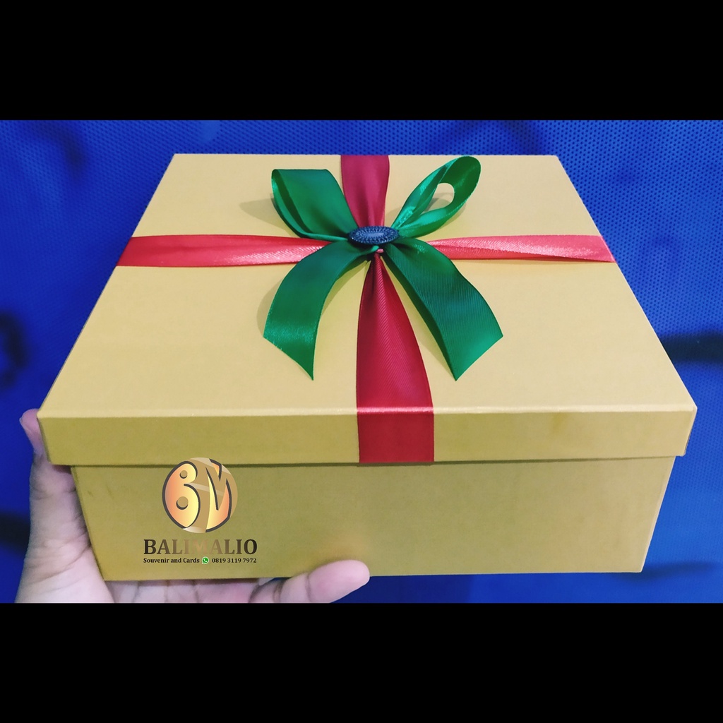

Box Hampers 20x20cm / kotak kado