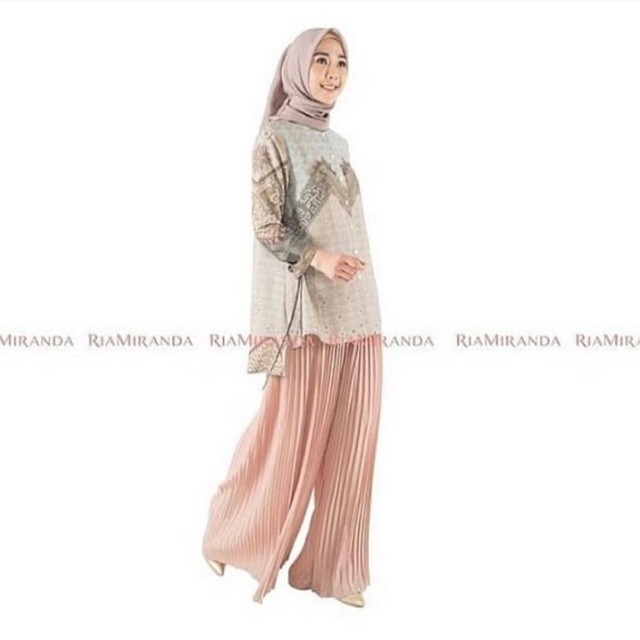 Belanti top new by riamiranda