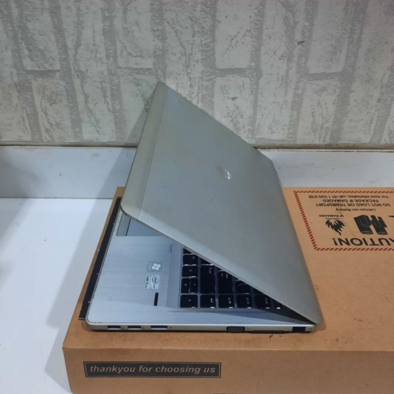 Laptop HP Elitebook Folio 9470M Cor i5-3437U Ram 4GB HDD 500GB Keyboard Backlight(nyala) Body Super slim windows 10 siap pakai