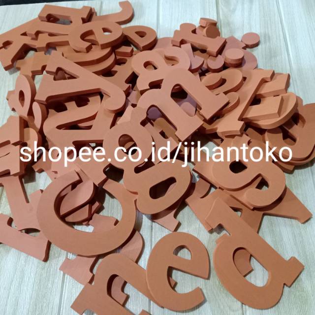 READY 10 Cm Tulisan Huruf Kayu Besar Kecil Timbul Custom Papan Nama Hiasan Dinding