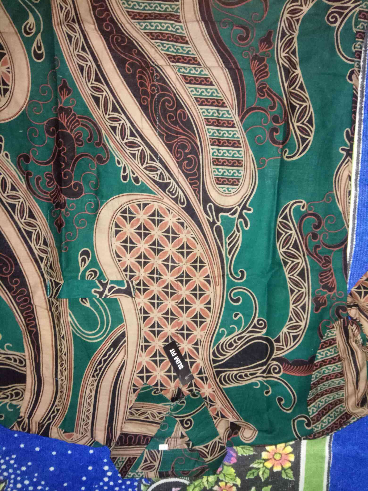 Kemeja Batik Slimfyt Khas Butik Pria Lengan Panjang