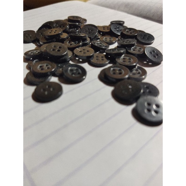 kancing baju kemeja lubang 4