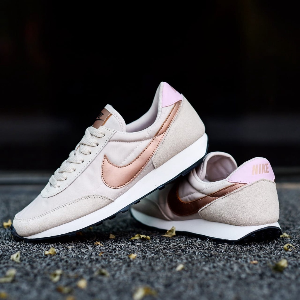 sneakers nike daybreak women light