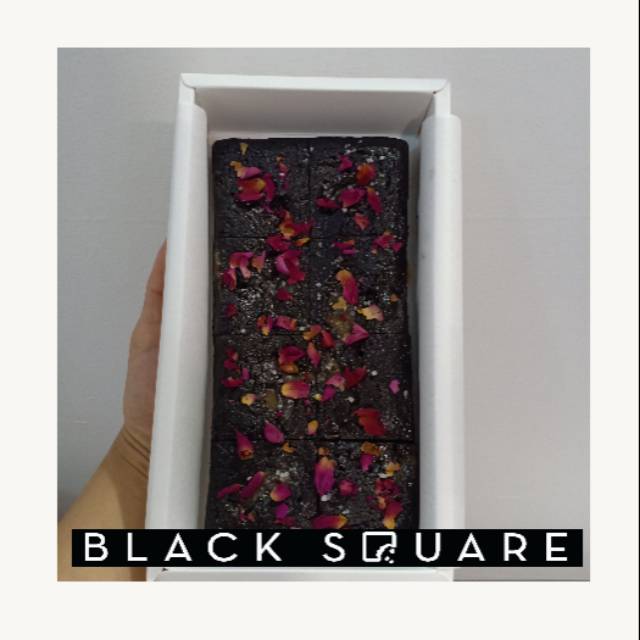 

Rose Caramel Brownies by Blacksquare