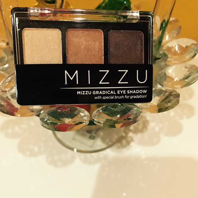 MIZZU GRADICAL EYESHADOW