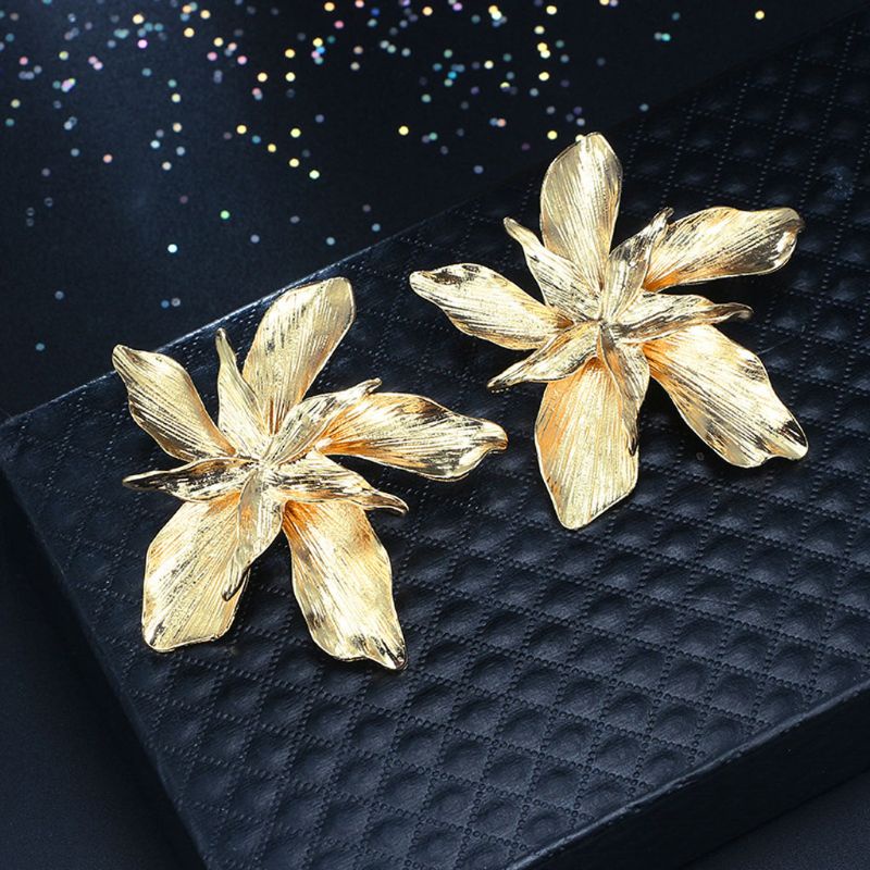 SIY  Metal Big Golden Flower Dangle Drop Earrings Oversize Floral Statement Pendant Earrings For Women Ladies Fashion Jewelry