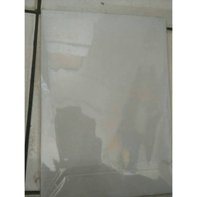 

Kertas buram A4 1 pack