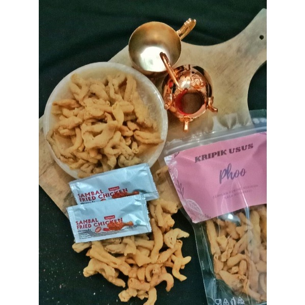 

kripik usus 100gr free saos sambal