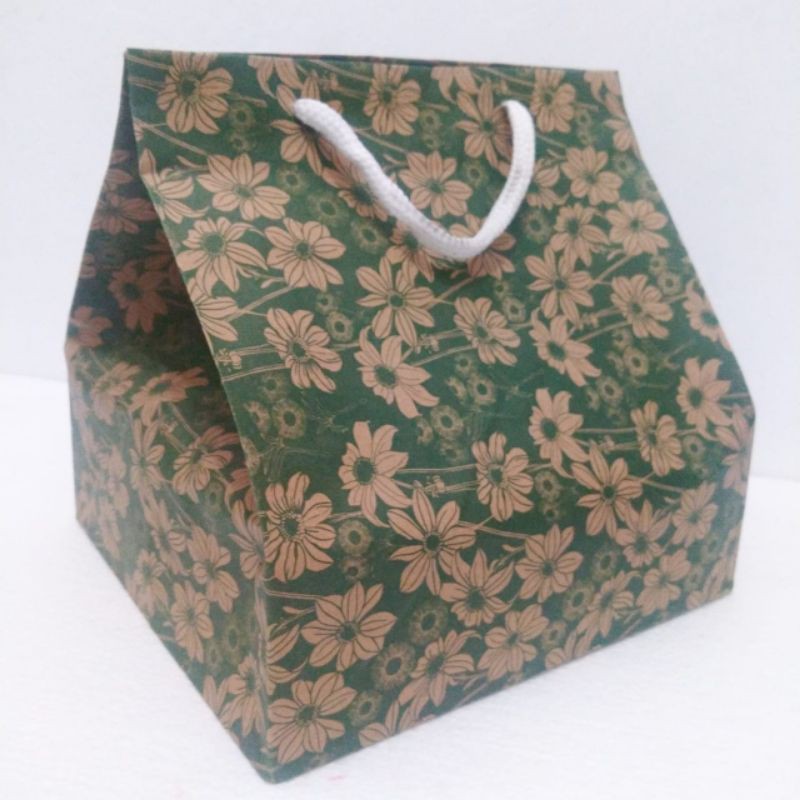 

Paper bag nasi kotak motif bunga UK.22x22