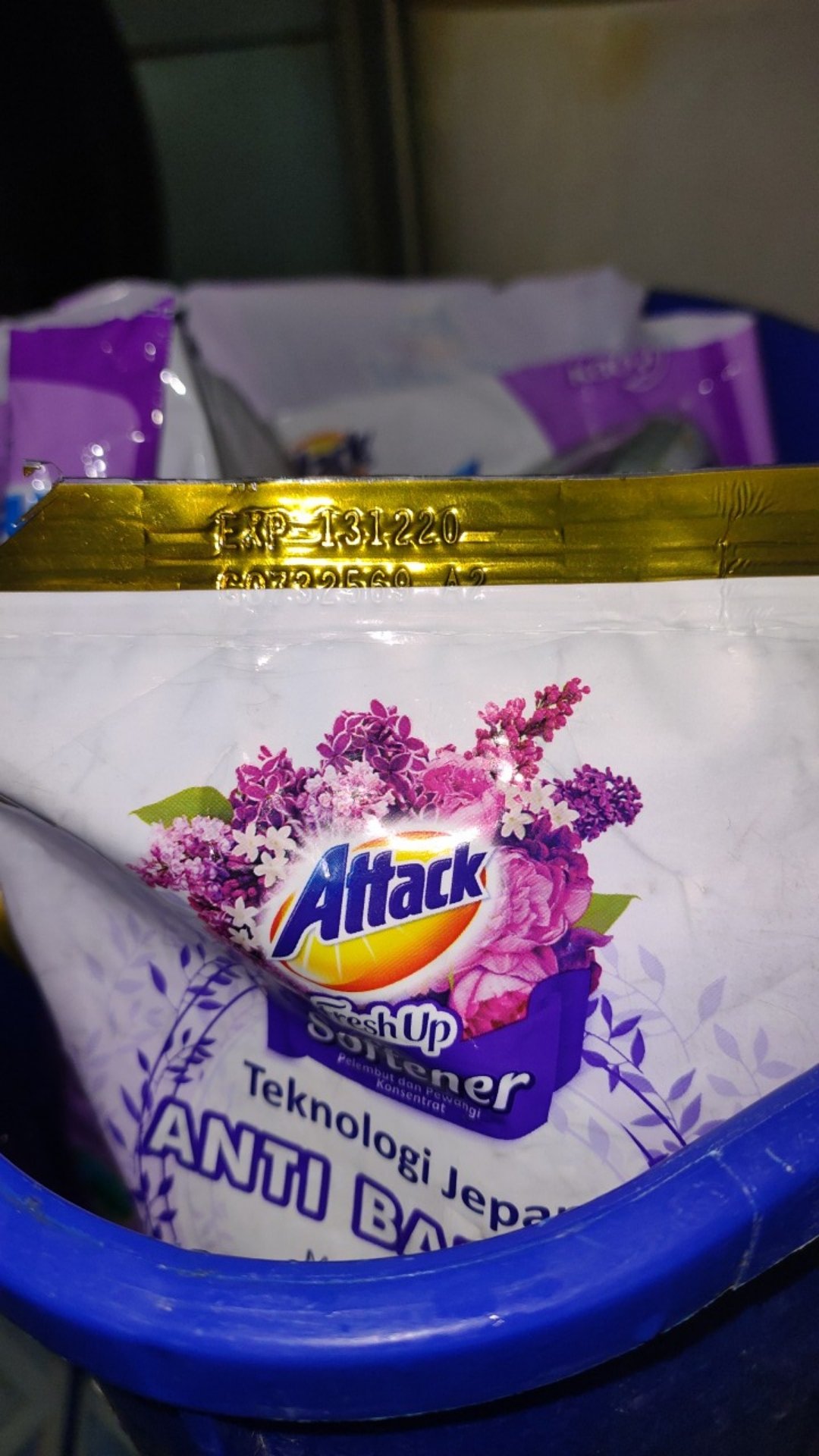 Attack Fresh Up Softener Sakura Blossom Dazzling Lilac & Joyful Paradise 700+100 Ml