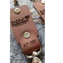 

Terbaik name tag kulit gantungan id card holder kulit custom nama dan logo !!