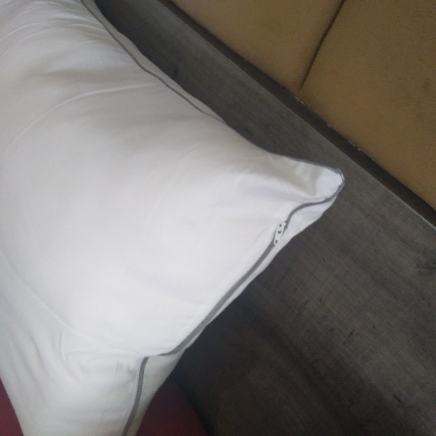 Nakhaima Bantal Zipper Adjustable Medium (virgin Hollow Fiber / Oeko-tex Certified)