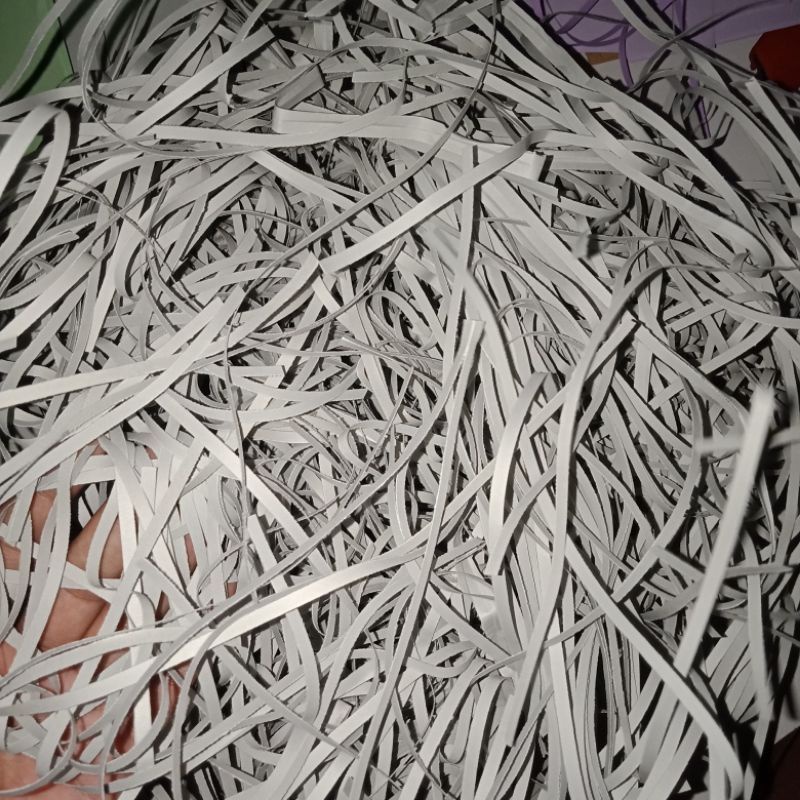 

1KG Kertas Cacah Serut Isian Hampers Gift Box Filler Shredder Paper