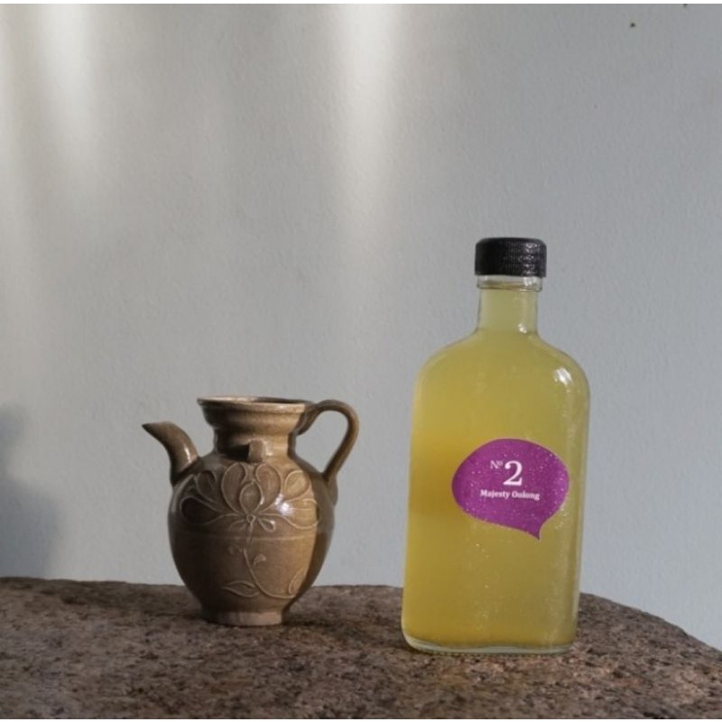 

Majesty Oolong minuman dingin teh