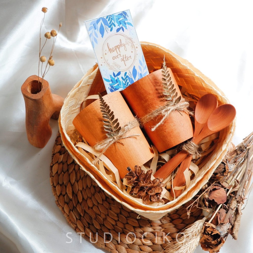 Kado Pernikahan Wedding Gift Hampers Ulang Tahun Wisuda Gift Box Birthday Graduation Souvenir Pernikahan Hadiah Lebaran Natal Ultah Cewek Cowok Set Alat Makan Kayu