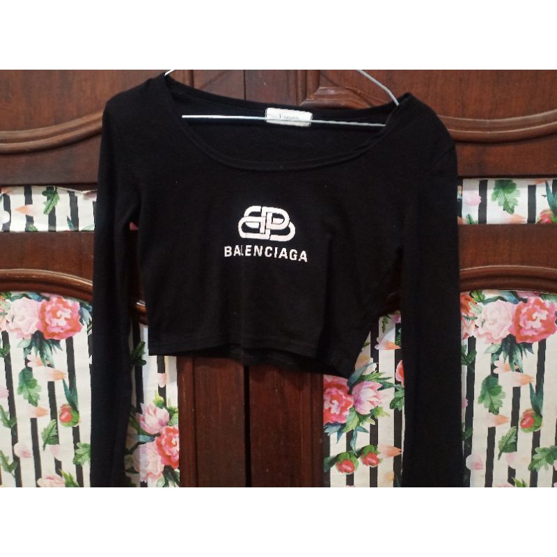 PRELOVED KAOS CROP CASUAL BALENCIAGA HITAM BLACK