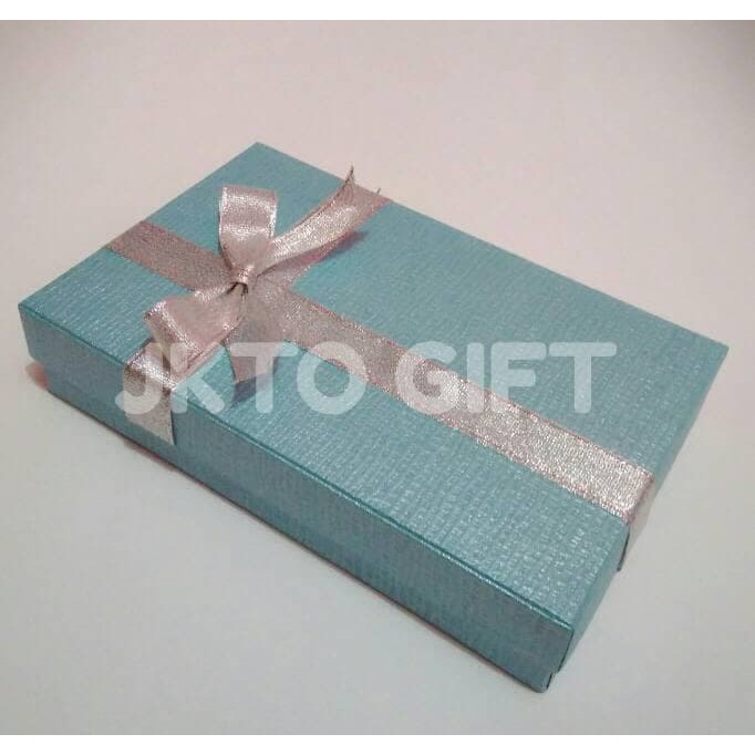 

KADO PERNIKAHAN kotak kado gift box handmade (25x15x5)cm ADWA WAW