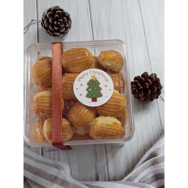 

KUE NASTAR