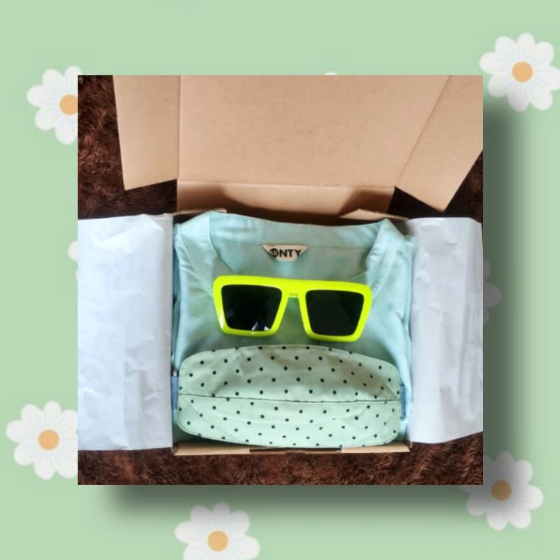 Hampers kado Baju kemeja Wanita masker birthday wisuda