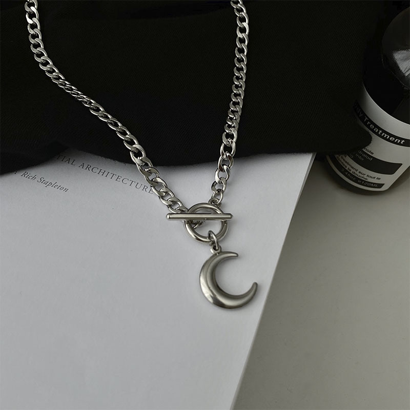 Kalung Rantai Klavikula Tebal Desain Bulan Gaya Retro Punk Untuk Pria Dan Wanita