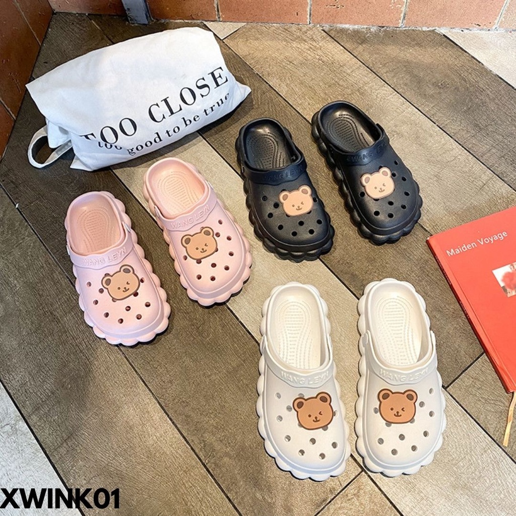 SANDALBAIM WANITA SLIP-ON MOTIF BEAR VIRAL KAWAI BAHAN RUBBER IMPORT MUDAH DICUCI WINK01