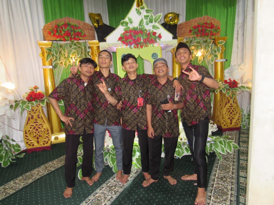 Baju Batik Pria Gus Azmi Syubbanul Muslimin Batik Katun Halus Hadroh Azzahir Hilwa Ala Santri Modern