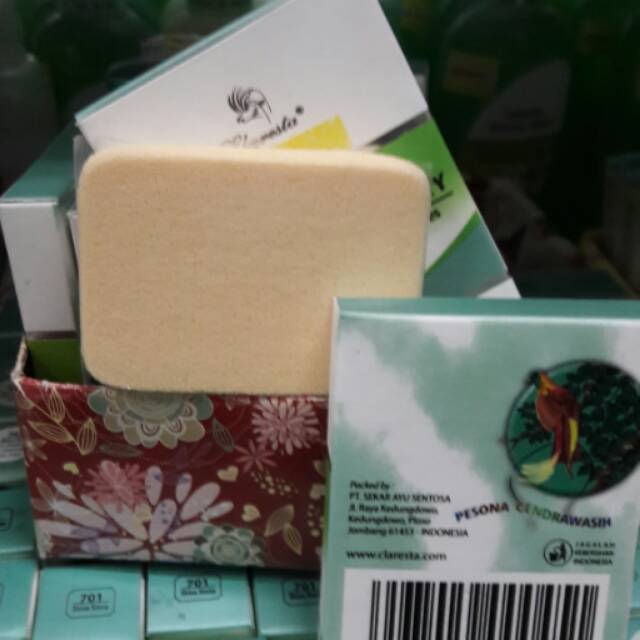 Puff/sponge bedak padat claresta
