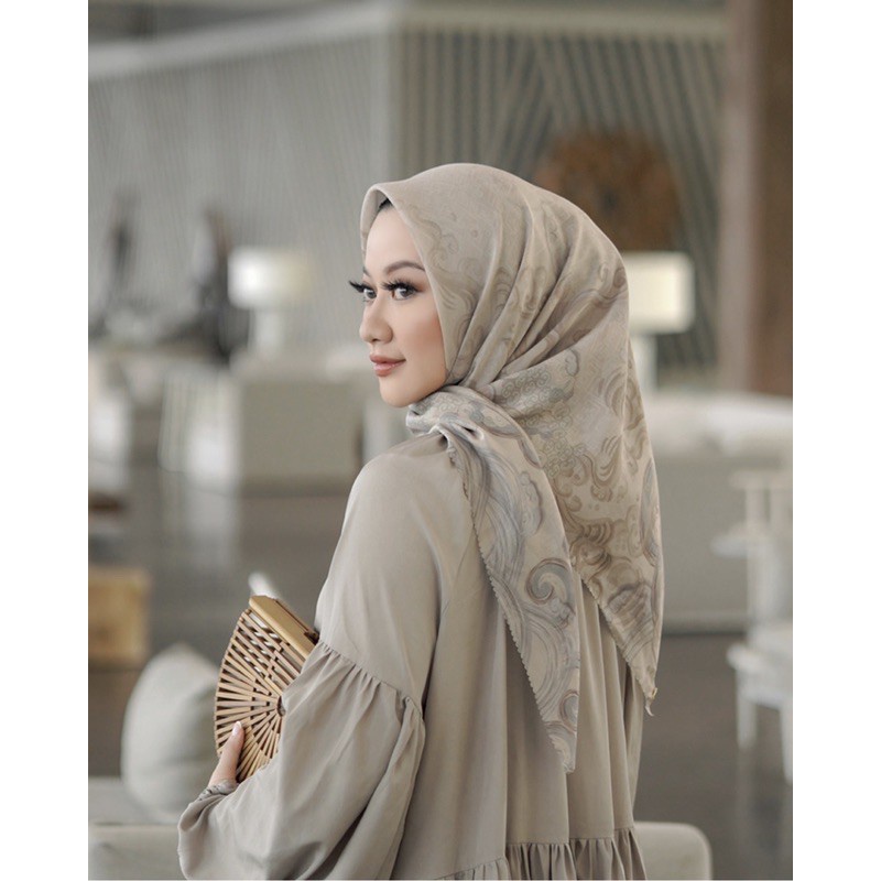 Preloved Buttonscarves (PL) Wave Sand