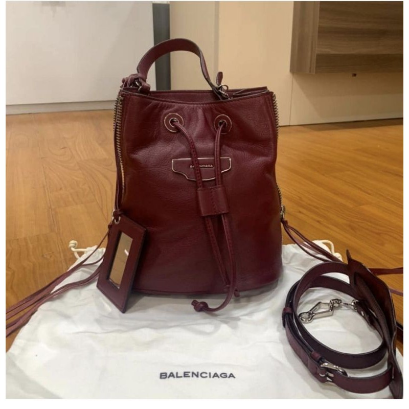Preloved BALENCIAGA BUCKET BAG ,2015