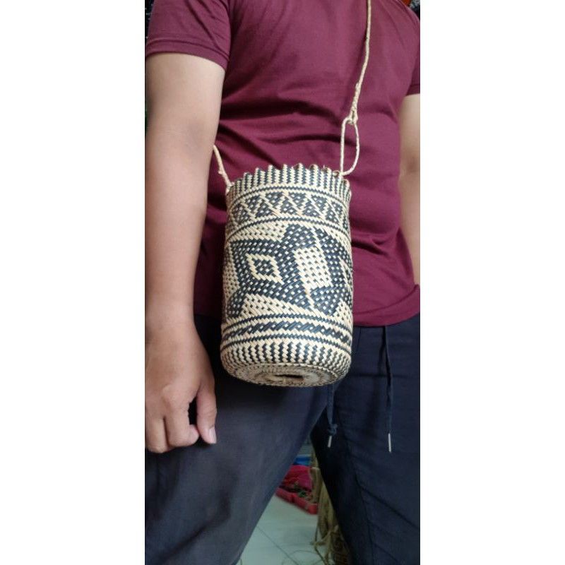 anjat selempang khas dayak kalimantan