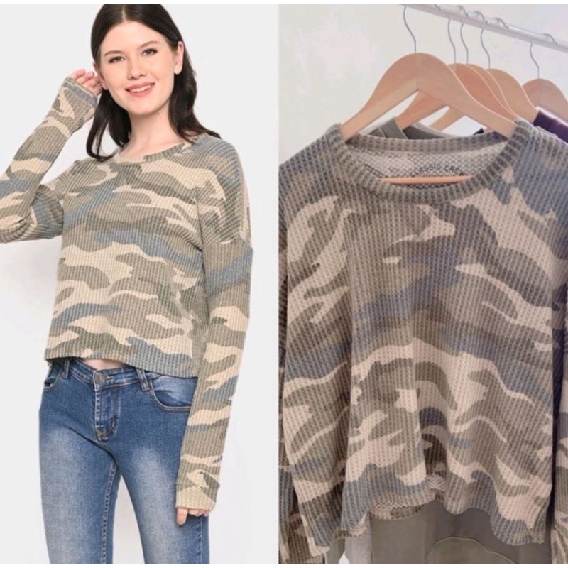 Aeropostale camo crop sweater