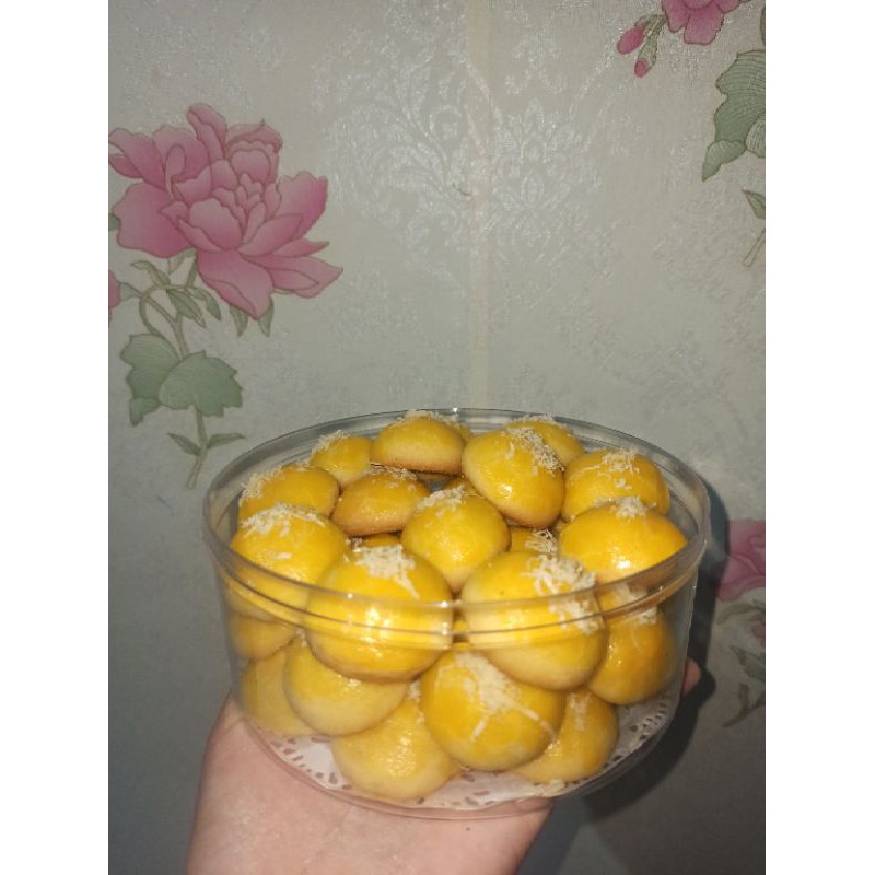 

Nastar selai nanas/strawberry