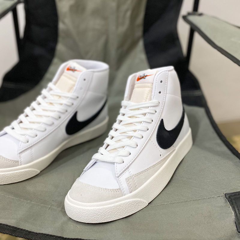 ORIGINAL 100% BNIB NIKE BLAZER  77 VINTAGE