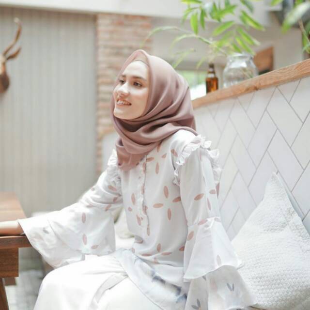 Selena blouse by wearing klamby