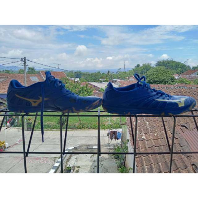 sepatu futsal mizuno (second)