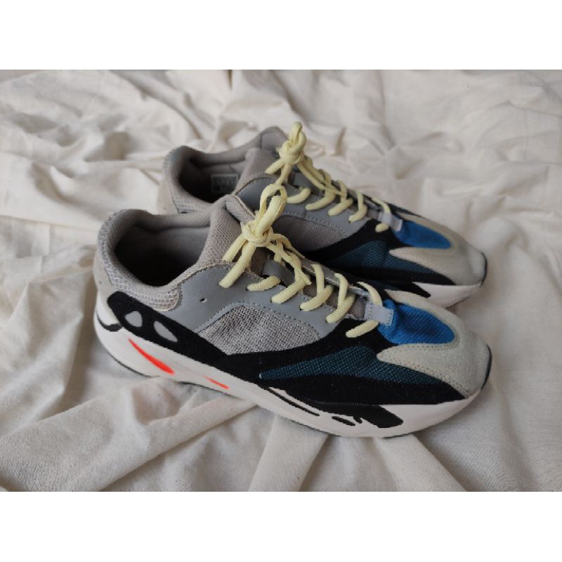 Sepatu Yeezy Adidas 700 OG wave runner size 44 pr loved second bekas