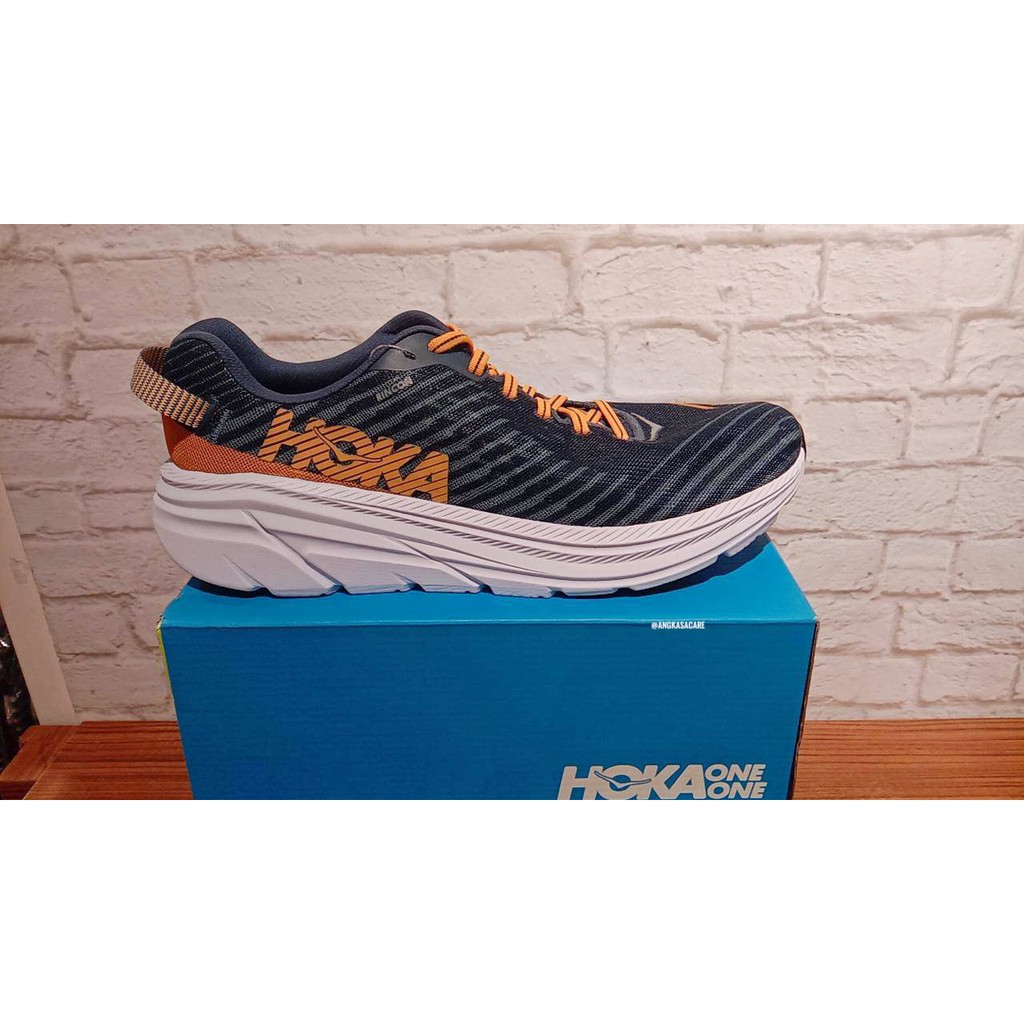 hoka a