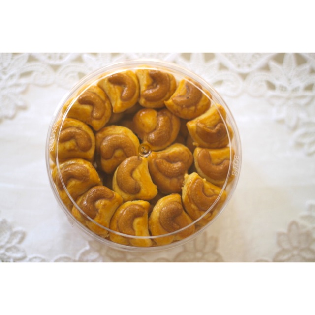 

Kue kering Kue Mete Yenny cookies