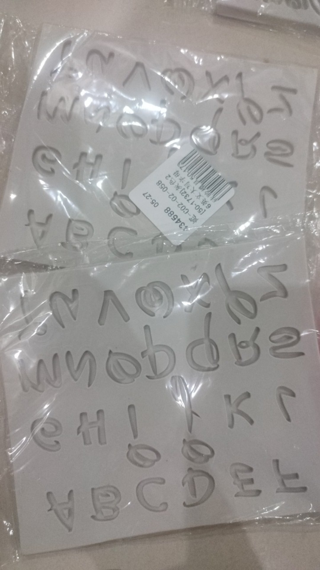 Cetakan Dengan Bahan Silikon Dan Bentuk Huruf Alfabet 3d Untuk Kue / Cokelat