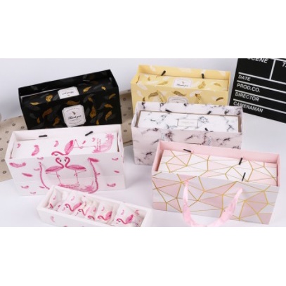 

Paper Bag Tebal Motif karakter Lucu Elegan / Kantong Bikisan Hadiah