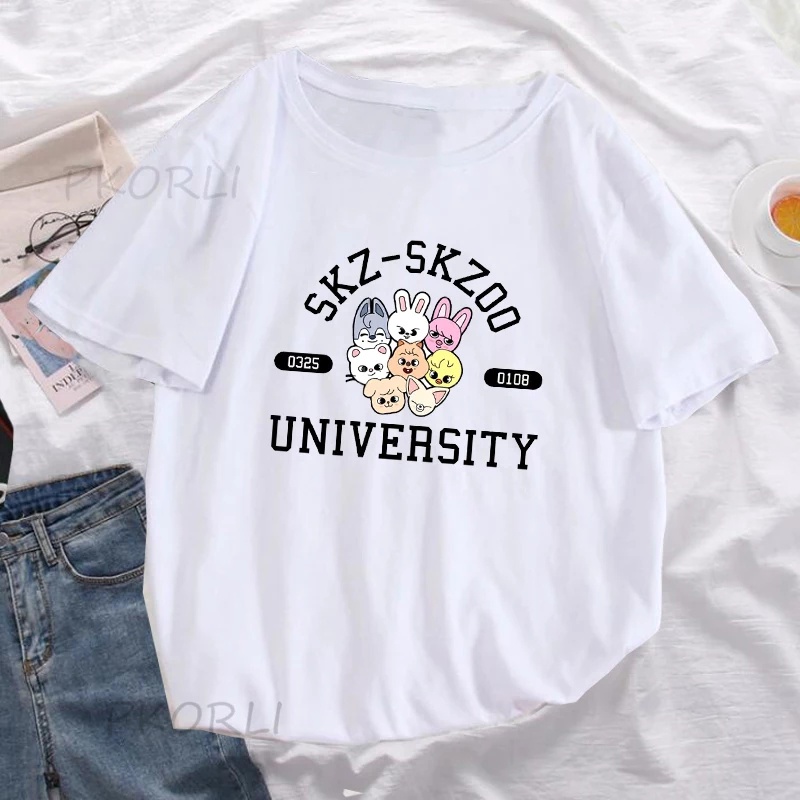 Kaos Stray Kids Straykids Kpop Skzoo Skz University Oversize Baju Stray Kids Lengan Panjang Oversize Murah T shirt Stray Kids Pria Ori Kaos Stray Kids Lengan Pendek Distric Logo Unlock Lee Know Bang Chan T-shirt All Member Stray Kids Kpop Murah Wego Jumbo