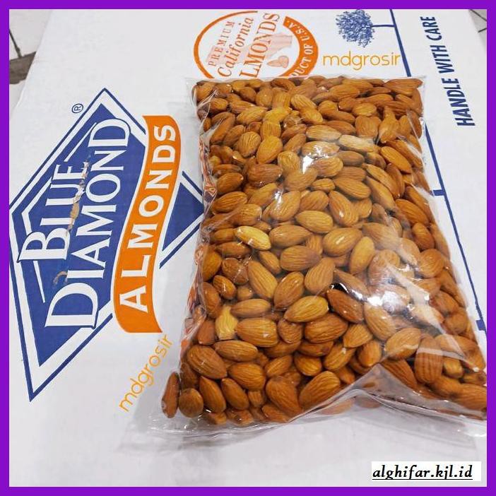

Makanan-Kering- Raw Whole Almond I Kacang Almond Mentah Kupas 1 Kg -Aneka.