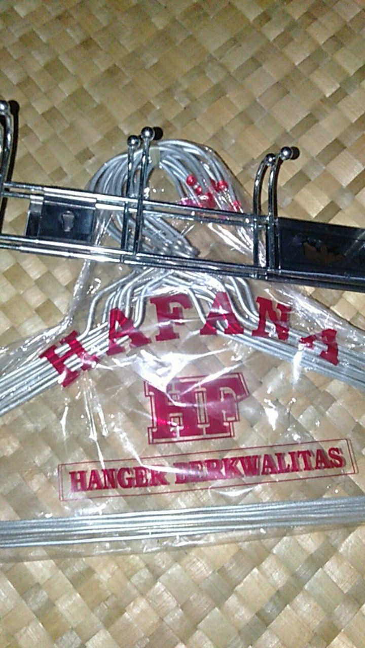 Kastok Capstok Kapstock Gantungan Baju Isi 6 Kait