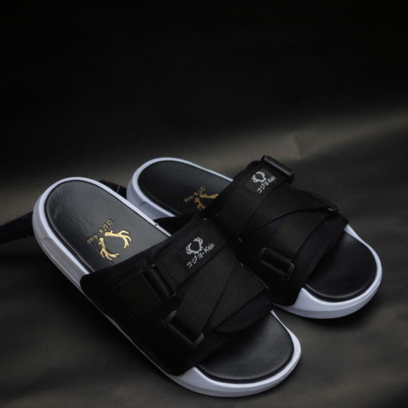 KOJO Crousel Sandal slide Casual  Unisex - Chester Full Black HITAM PUTIH WHITE