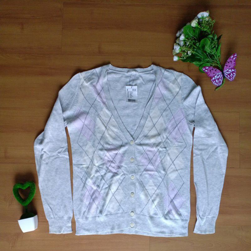 Cardigan Ketupat Argyle Uniqlo