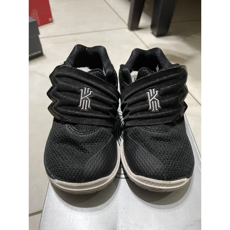 preloved Nike Kids / Toddler Kyrie 5