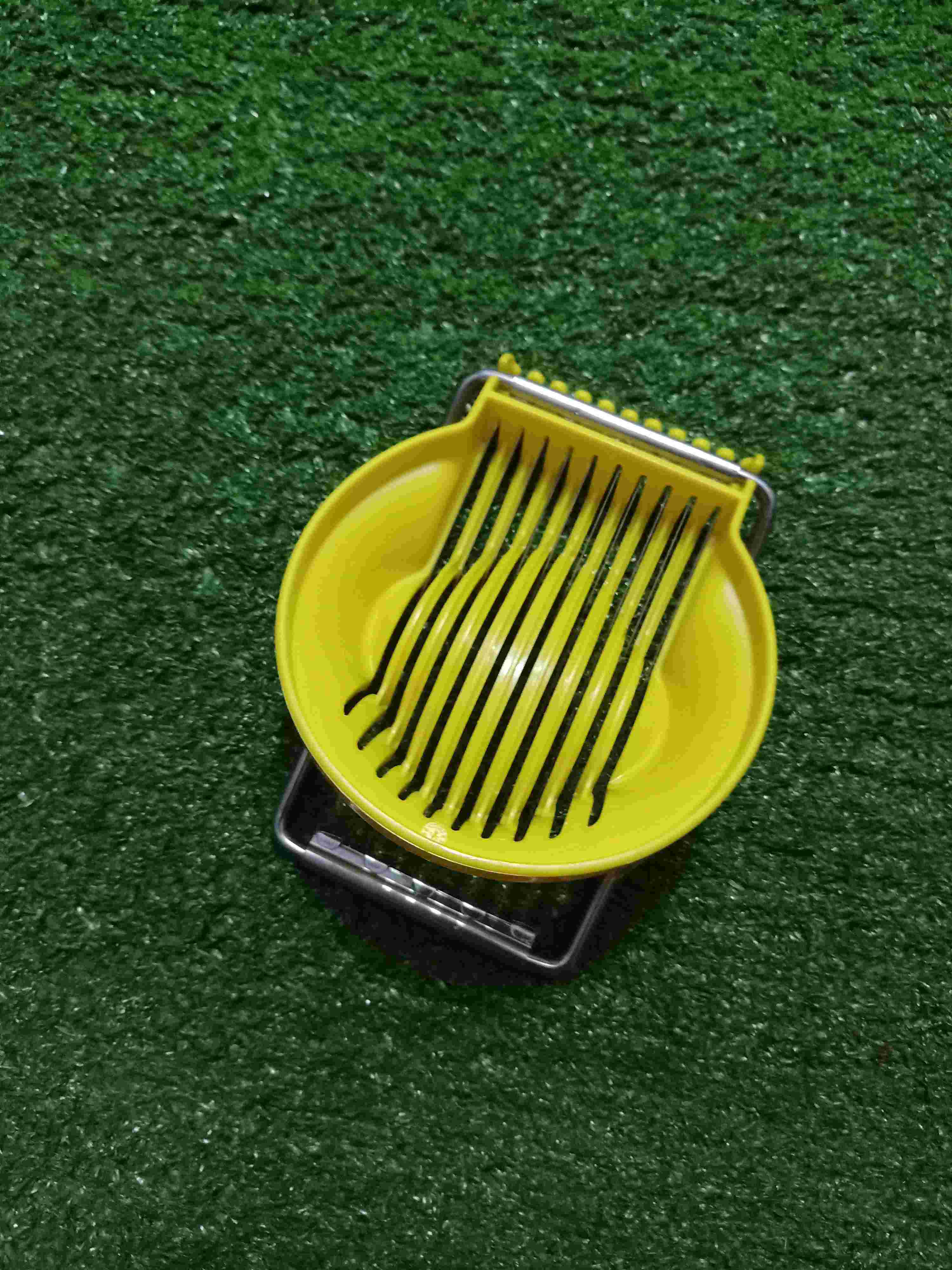Egg Slicer, Pengiris Telur, Warna Kuning Peralatan Dapur Ukuran 10x12cm Sl629