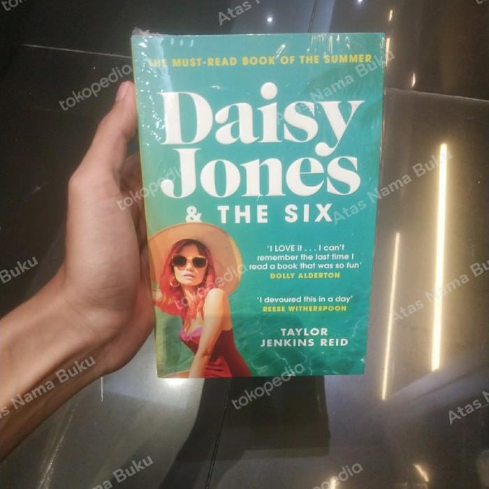 

Daisy Jones and The Six By Taylor Jenkins Reid